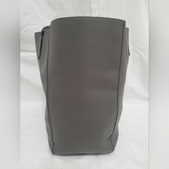 Vegan Leather & Faux Snake Skin Reversible Tote and Wristlet/Wallet - Picture 4 of 12